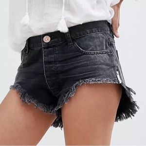 ❄️One x One Teaspoon Rollers Denim Shorts